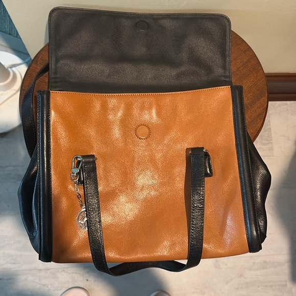 DKNY  vintage  shoulder bag  large leather  black/brown. Silvertone HW. Excellen - Picture 7 of 17